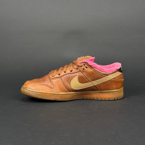 Nike SB Dunk Low Gibson Guitar Case