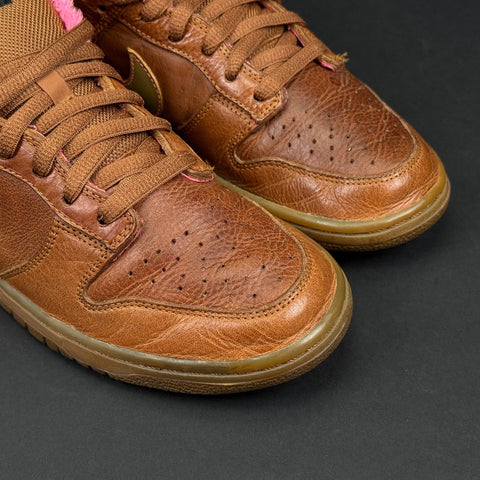 Nike SB Dunk Low Gibson Guitar Case