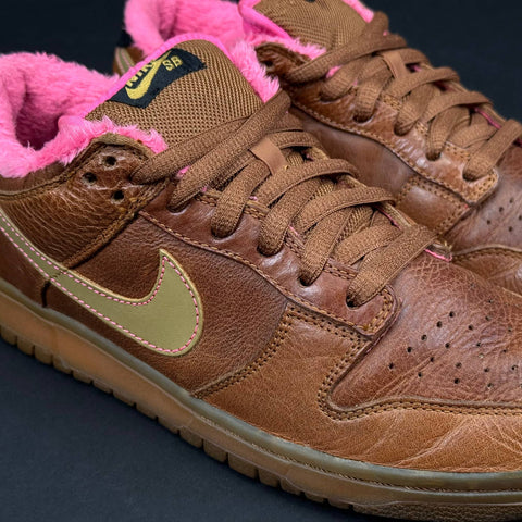 Nike SB Dunk Low Gibson Guitar Case