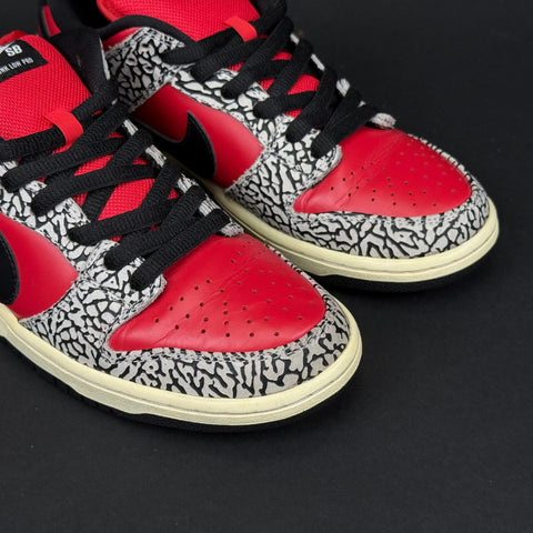 Nike SB Dunk Low Supreme Red Cement