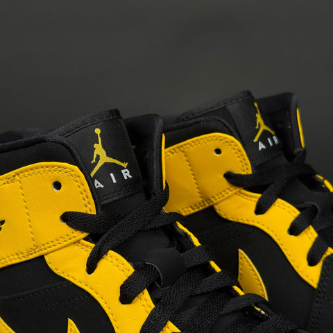 Jordan 1 Mid New Love (2017)