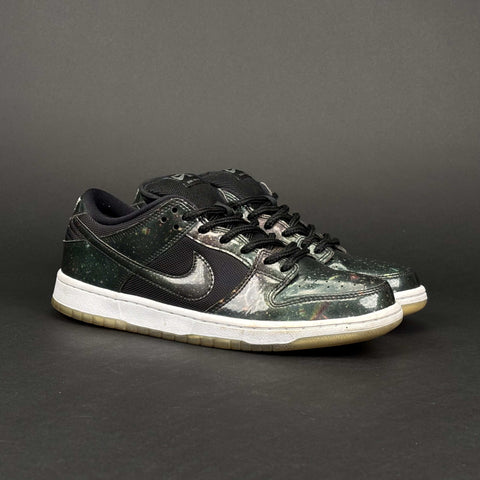 Nike SB Dunk Low 420 Intergalactic