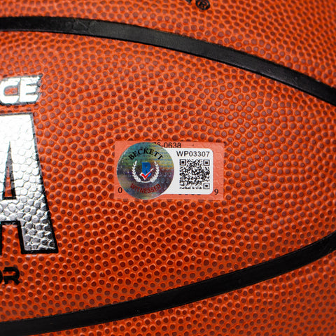 SHAQUILLE O'NEAL SIGNED BASKETBALL